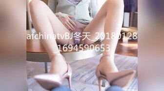 [MP4/ 973M] 酒窝极品甜美小姐姐和男友居家啪啪大秀，甜奶特写揉搓逼逼，上位骑乘摩擦男友小屌