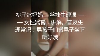 小胖哥約美乳女友來家裡作客.推倒她壓在床上狂幹內射