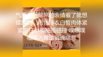 摄像头破解 眼镜学生妹每晚睡觉都抠逼自慰 看着手机不自觉伸入下体扣扣 非常陶醉享受 每次扣完还闻一下味道 (3)