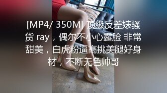 战后温存，女友在梳妆台边化妆，却被男友无情手持镜头拍摄