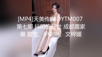 吊带包臀裙小美女，苗条修长身材扑上去揉捏亲吻，这白嫩大长腿扛着狠狠操穴